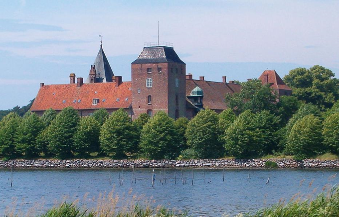 Aalholm